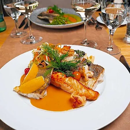 מלון Seehotel Adler
