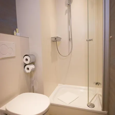 מלון Seehotel Adler